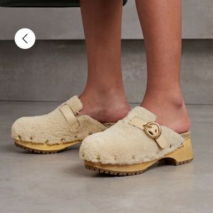 NWOB SEE BY CHLOÉ
Viviane buckled shearling clogs